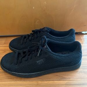 black puma sneakers